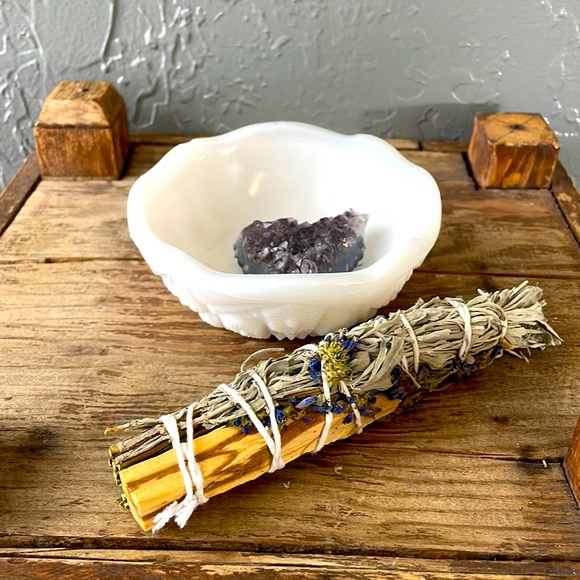 Milk Glass Catch-all Trinket Bowl - Toltec by McKee MidCentury Milk Glass - Picture 7 of 9